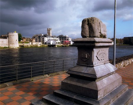Limerick City., The Treaty Stone. ( Treaty, with William of Orange 1691) Stock Photo - Rights-Managed, Code: 832-02254505