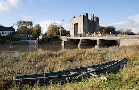 Bunratty Castle & River Raite, Co Clare, Ireland Stock Photo - Rights-Managed, Code: 832-02252772