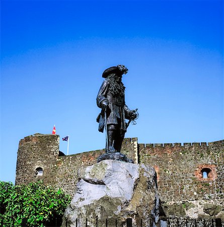 Statue of King William III (William of Orange), Carrickfergus Castle, Co Antrim, Ireland Stock Photo - Rights-Managed, Code: 832-02253164