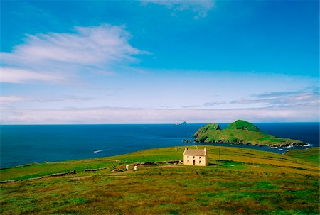 simsearch:832-03232823,k - Co Kerry, Ring Of Kerry Skelligs &, Puffin near Portmagee Village Stock Photo - Rights-Managed, Code: 832-03232821