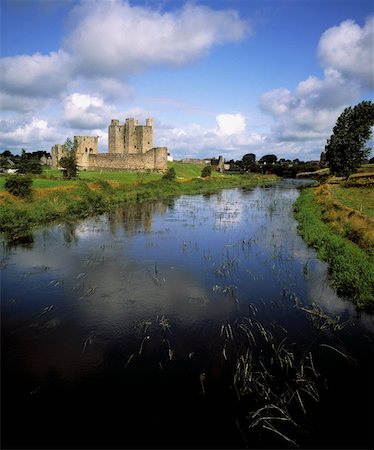 simsearch:832-03639876,k - 12th Century Trim Castle, On the River Boyne, Co Meath, Ireland Stock Photo - Rights-Managed, Code: 832-03358743