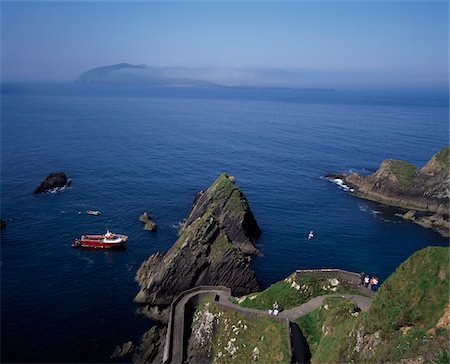 dingle - Dunquin Harbour with Great Blasket Island, Dingle Peninsula, County Kerry, Ireland Stock Photo - Rights-Managed, Code: 832-03359191