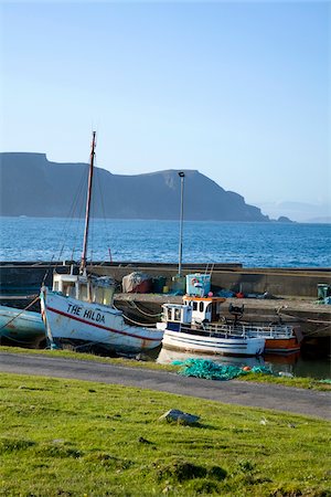 Purteen Harbour, Achill Island, Co Mayo, Ireland; Fishing boats Foto de stock - Con derechos protegidos, Código: 832-03359291
