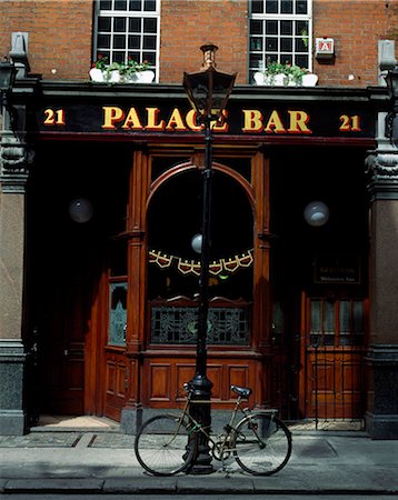 pubs ireland pictures - Traditional Irish Pub, Dublin City, County Dublin, Ireland Stock Photo - Rights-Managed, Code: 832-03640755