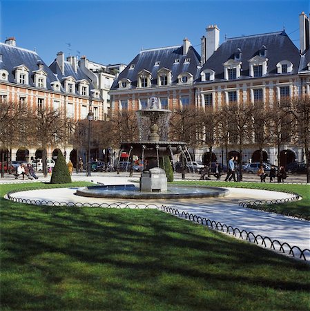simsearch:700-02265197,k - Place des Vosges, Marais. Stock Photo - Rights-Managed, Code: 832-03724942