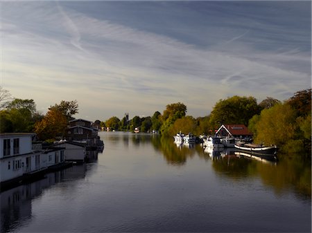 Houseboats on the River Thames, Hampton, London. Stock Photo - Rights-Managed, Code: 845-04826443