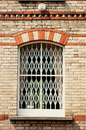 simsearch:700-05662619,k - Windows - Security grille Stock Photo - Rights-Managed, Code: 845-04826952