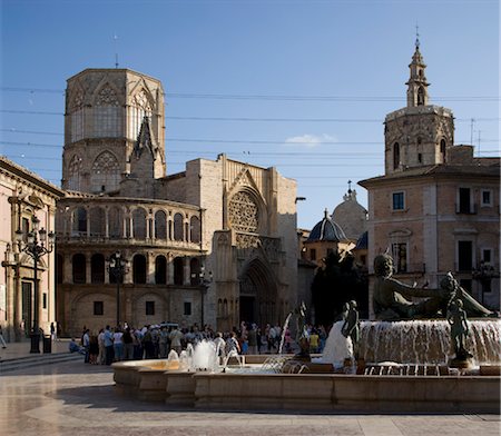 simsearch:845-03464097,k - Plaza de la Virgen and the Cathedral, Valencia. Stock Photo - Rights-Managed, Code: 845-05837872