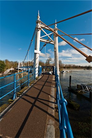 simsearch:845-05838406,k - Suspension bridge at Teddington Lock, the tidal limit of the River Thames. Stock Photo - Rights-Managed, Code: 845-05838370