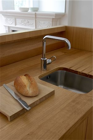 simsearch:845-07561516,k - Bread and sink detail in Greencroft Gardens Apartment, London, UK. Architects: Openstudio Stock Photo - Rights-Managed, Code: 845-06008041