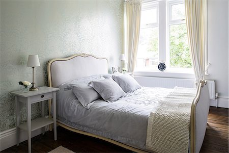 simsearch:845-05838374,k - Interior view of a residential building decorated in Edwardian Style, in Newcastle-upon-Tyne, UK. The bedroom. Stock Photo - Rights-Managed, Code: 845-08939789