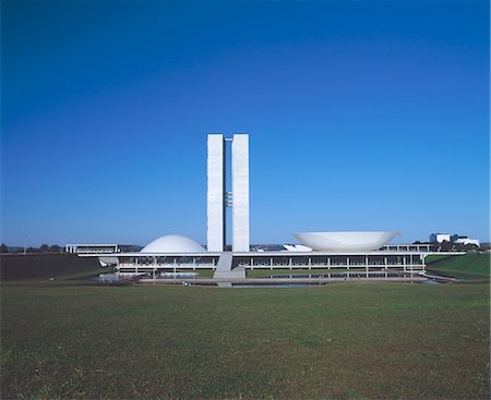 simsearch:845-05838996,k - Brazilian Congress, Praca dos Tres Poderes, Brasilia, 1958. Architect: Oscar Niemeyer Stock Photo - Rights-Managed, Code: 845-02725600