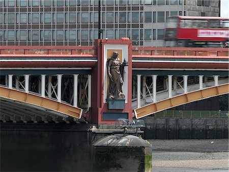 simsearch:845-02727361,k - Vauxhall Bridge, London. Architect: Sir Alexander Binnie. Stock Photo - Rights-Managed, Code: 845-02725909