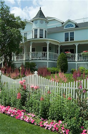 photo picket garden - Mackinac Island, Michigan, USA - grand american house Stock Photo - Rights-Managed, Code: 845-02726383