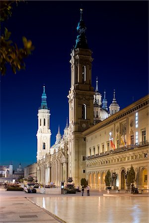 Basilica-Cathedral of Our Lady of the Pillar, Zaragoza. Architect: Ventura Rodriguez. Stock Photo - Rights-Managed, Code: 845-02727814
