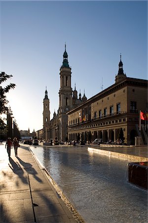 Basilica-Cathedral of Our Lady of the Pillar, Zaragoza. Architect: Ventura Rodriguez. Foto de stock - Con derechos protegidos, Código: 845-02727850