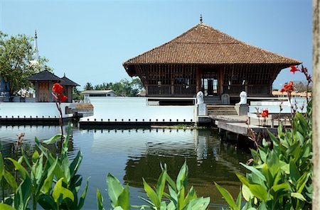 Seema Malaka, Beira Lake, Colombo, 1976-1978. Main preaching hall. Architect: Geoffrey Bawa Stock Photo - Rights-Managed, Code: 845-02729421