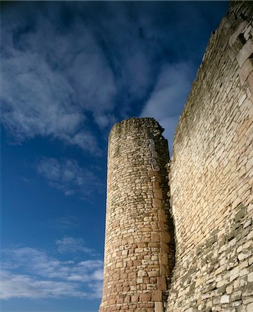 simsearch:845-03464660,k - Conisbrough Castle. View of south-west corner turret. Foto de stock - Con derechos protegidos, Código: 845-03464704