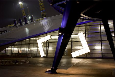 Question - boîte de nuit, l'O2, péninsule Square, Londres. Architectes : William Russell - Pentagram Photographie de stock - Rights-Managed, Code: 845-03463653