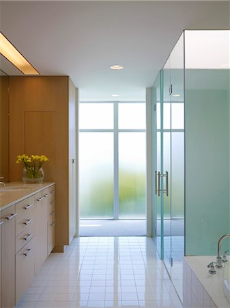 simsearch:845-06008034,k - Modern bathroom, Lagatutta Residence, Los Angeles, California. Architects: SPF Architects Stock Photo - Rights-Managed, Code: 845-03777324