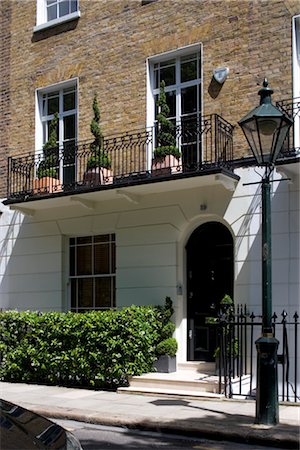 Exterior facade of a Georgian townhouse and lampost. Architects: Designer: John Teall, Flux Interiors. Designed by Designed by FLUXinteriors Stock Photo - Rights-Managed, Code: 845-03777355