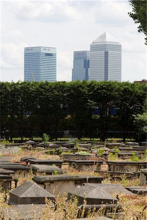 simsearch:845-05838406,k - East London cemetery with Canary Wharf, England. Stock Photo - Rights-Managed, Code: 845-03777351