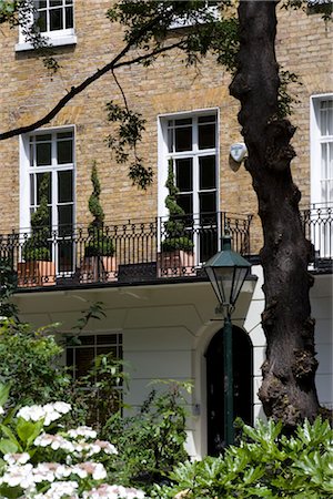 simsearch:700-05662619,k - Exterior facade of a Georgian townhouse and lampost. Architects: Designer: John Teall, Flux Interiors. Designed by Designed by FLUXinteriors Stock Photo - Rights-Managed, Code: 845-03777362
