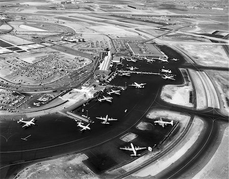 1950s AERIAL OF IDLEWILD AIRPORT NOW JOHN F. KENNEDY AIRPORT NEW YORK TERMINAL BUILDING Stock Photo - Rights-Managed, Code: 846-05645908