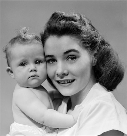 simsearch:846-02797902,k - 1940s - 1950s PORTRAIT OF MOTHER HUGGING BABY Stock Photo - Rights-Managed, Code: 846-05646076