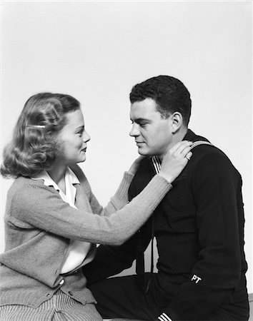 photographs of couple 1940s - 1940s COUPLE WOMAN MAN SAILOR EMBRACING Stock Photo - Rights-Managed, Code: 846-05647665