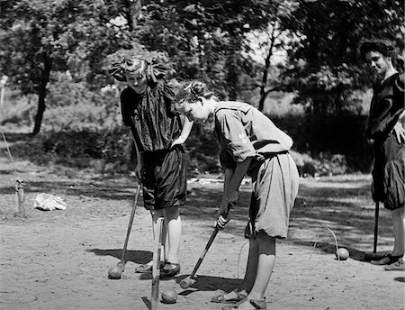 1900s - 1909 GIRLS WEARING BLOOMERS WHILE PLAYING CROQUET KANSAS CITY MISSOURI Stock Photo - Rights-Managed, Code: 846-05647960