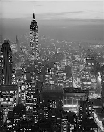 simsearch:846-02792671,k - 1960s NIGHT VIEW MANHATTAN EMPIRE STATE BUILDING LOOKING SOUTH FROM MIDTOWN Stock Photo - Rights-Managed, Code: 846-05648051
