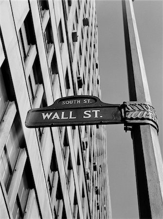 simsearch:846-02792671,k - 1950s - 1960s WALL STREET SIGN Stock Photo - Rights-Managed, Code: 846-05648103