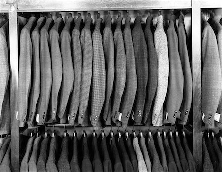 simsearch:846-08030416,k - 1940s RACK OF MEN'S WOOL JACKETS HANGING IN RETAIL STORE MEN'S FASHION CLOTHING SUITS Stock Photo - Rights-Managed, Code: 846-06112400