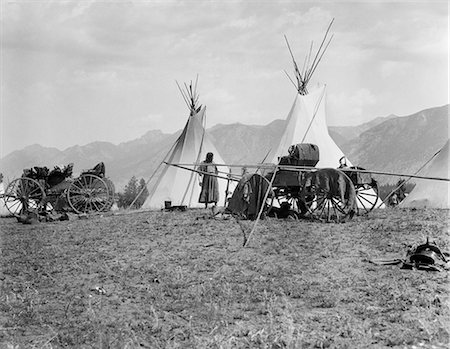 1920s WAGONS AND TEPEES IN BLACKFOOT INDIAN VILLAGE BRITISH COLUMBIA CANADA Stock Photo - Rights-Managed, Code: 846-09012774