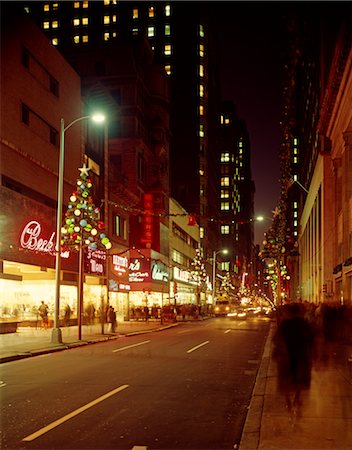 simsearch:846-02797719,k - 1960s SCENE IN PHILADELPHIA STORES ALONG CHESTNUT STREET AT NIGHT DURING CHRISTMAS Stock Photo - Rights-Managed, Code: 846-02795027
