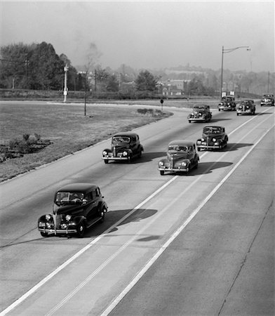 simsearch:846-02795606,k - 1940s ST LOUIS MISSOURI TRAFFIC CARS HIGHWAY Stock Photo - Rights-Managed, Code: 846-02795596