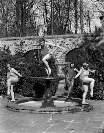 1920s SPRITES DANCING IN FOUNTAIN Stock Photo - Rights-Managed, Code: 846-02792337