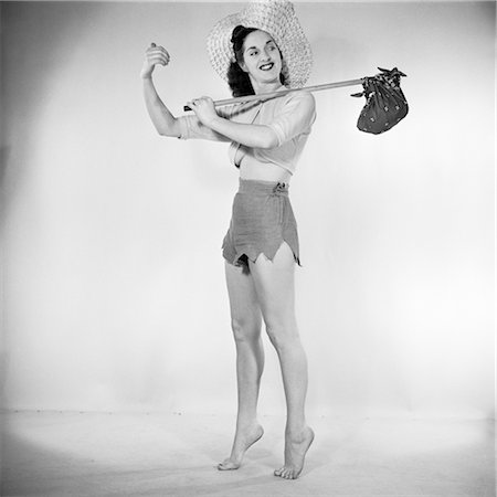 drifter - 1950s WOMAN STRAW HAT HITCHHIKING Stock Photo - Rights-Managed, Code: 846-02792947
