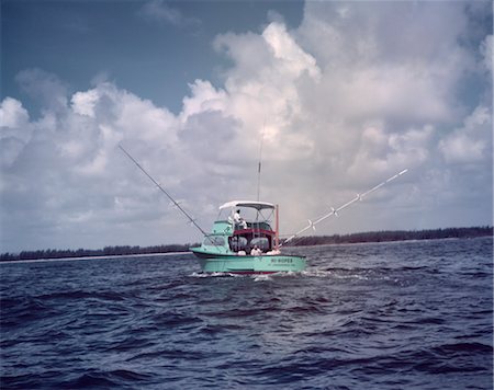 retro fishing - 1950s TURQUOISE CHARTER FISHING BOAT ON WATER FLORIDA SPORT FISHING TRAWLER Foto de stock - Con derechos protegidos, Código: 846-02793897
