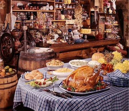 TURKEY DINNER WITH STUFFING & VEGETABLES Foto de stock - Con derechos protegidos, Código: 846-03164296