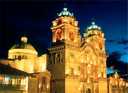 sur - CUZCO, PERU IGLESIA DE LA COMPANIA ON PLAZA DE ARMAS AT NIGHT Foto de stock - Con derechos protegidos, Código: 846-03165398