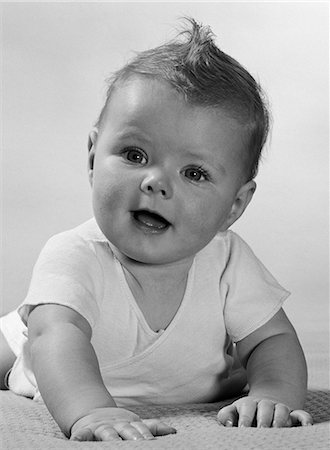 1950s BABY CRAWL SMILE Stock Photo - Rights-Managed, Code: 846-03163236