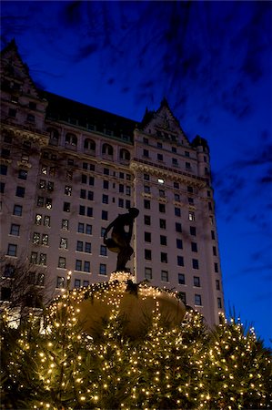 Christmas lights around the fountain in front of the Plaza Hotel in New York City, New York State, United States of America, North America Stock Photo - Rights-Managed, Code: 841-05781073