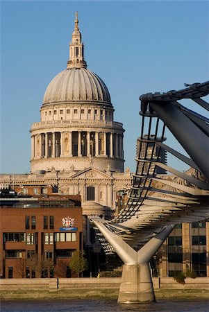 simsearch:841-06805788,k - View of St Paul's Cathedral from the South Bank, with the Millennium Bridge to the side, London SE1, England, United Kingdom, Europe Stock Photo - Rights-Managed, Code: 841-05782167