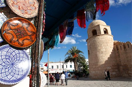 simsearch:700-06038014,k - Handicraft shop outside the Great Mosque, Place de la Grande Mosque, Medina, Sousse, Tunisia, North Africa, Africa Foto de stock - Con derechos protegidos, Código: 841-05794661