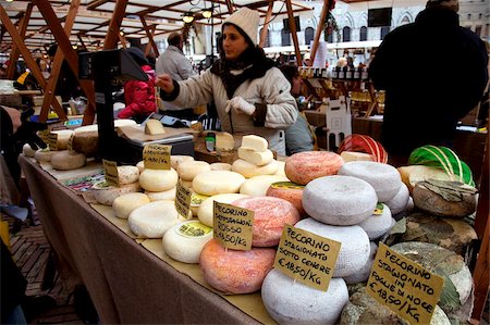 Market stalls selling typical pecorino cheese at Piazza del Campo, Siena, Tuscany, Italy, Europe Stock Photo - Rights-Managed, Code: 841-05795230