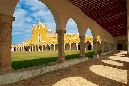 Monastery, Convento De San Antonio De Padua (Convent of San Antonio De Padua), the yellow city of Izamal, Yucatan State, Mexico, North America Stock Photo - Rights-Managed, Code: 841-05796653