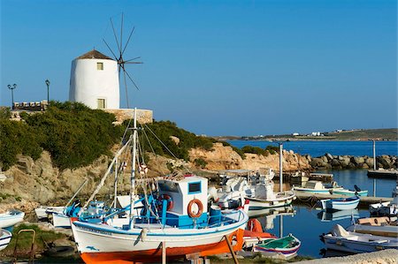 Windmill near the harbour, Parikia (Hora), Paros, Cyclades, Greek Islands, Greece, Europe Fotografie stock - Rights-Managed, Codice: 841-05796769