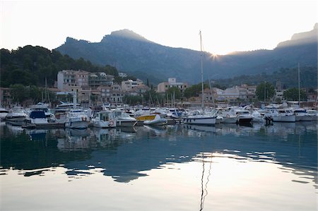 simsearch:841-06445552,k - View across the harbour at sunrise, Port de Soller, Mallorca, Balearic Islands, Spain, Mediterranean, Europe Stock Photo - Rights-Managed, Code: 841-05845892
